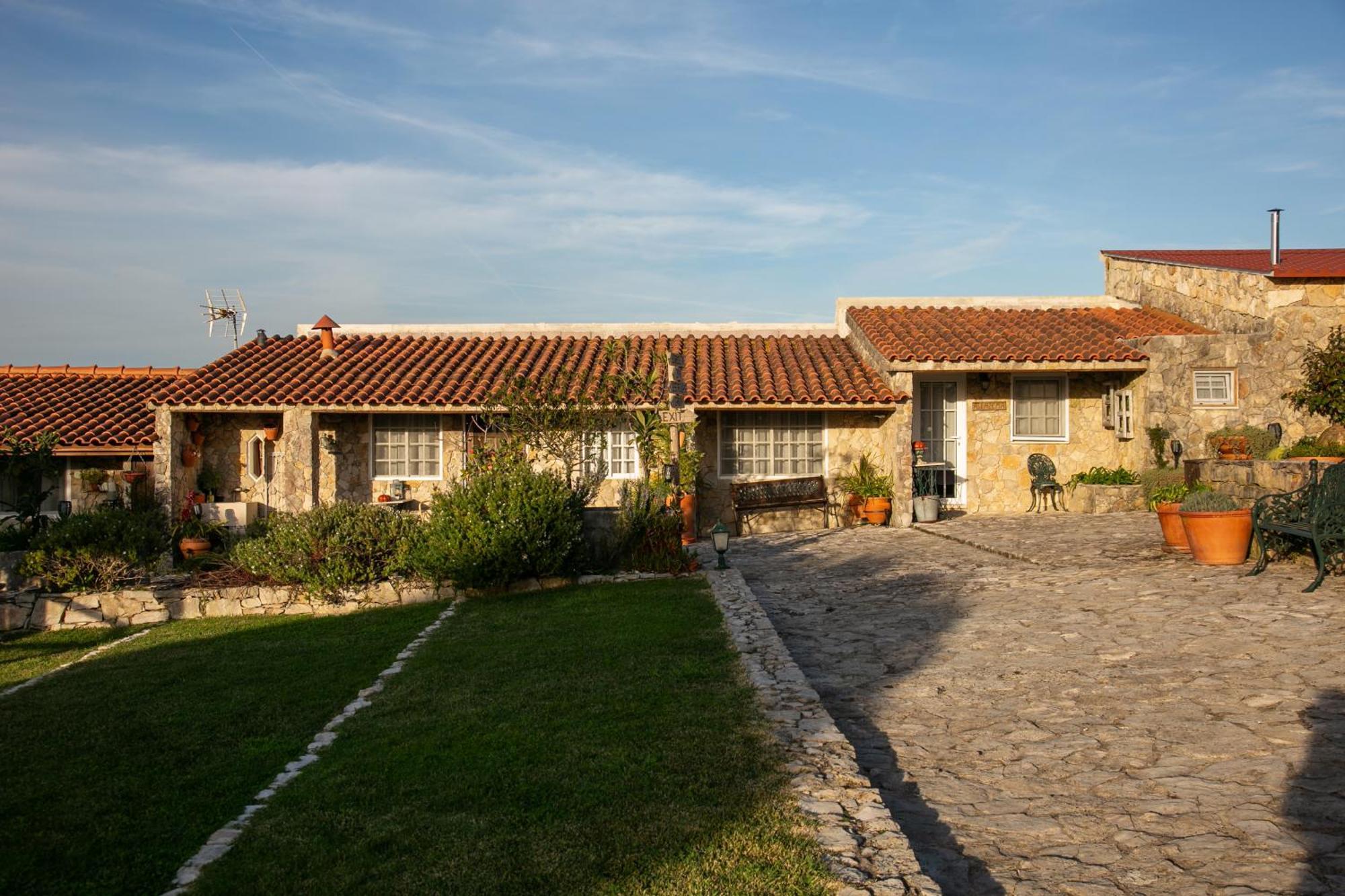 Casas Da Gralha Bed & Breakfast Turquel ภายนอก รูปภาพ