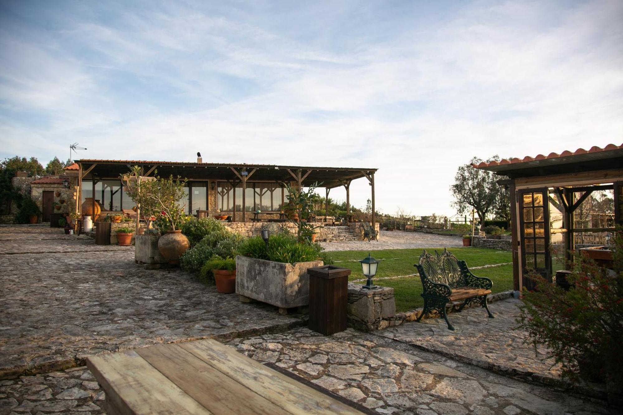 Casas Da Gralha Bed & Breakfast Turquel ภายนอก รูปภาพ